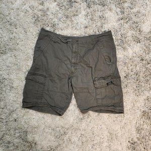 Utility cargo shorts by wrangler size 36